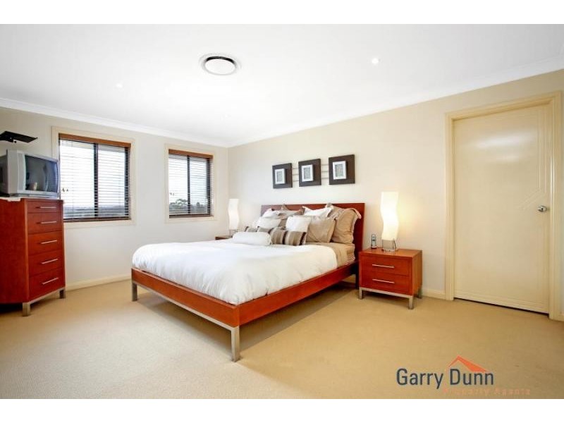 9 Natalie Close, Casula NSW 2170