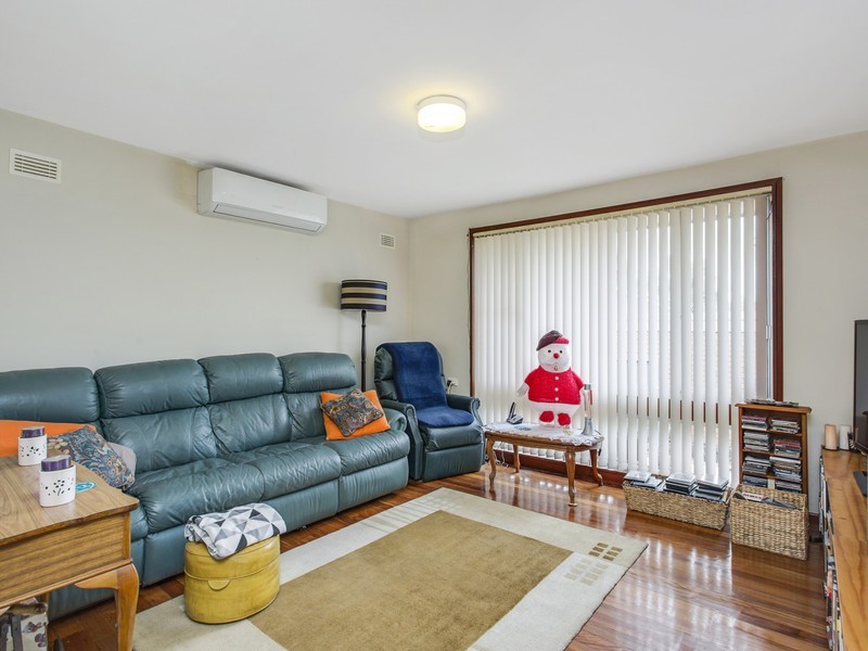 6 Rix Avenue, Hammondville NSW 2170