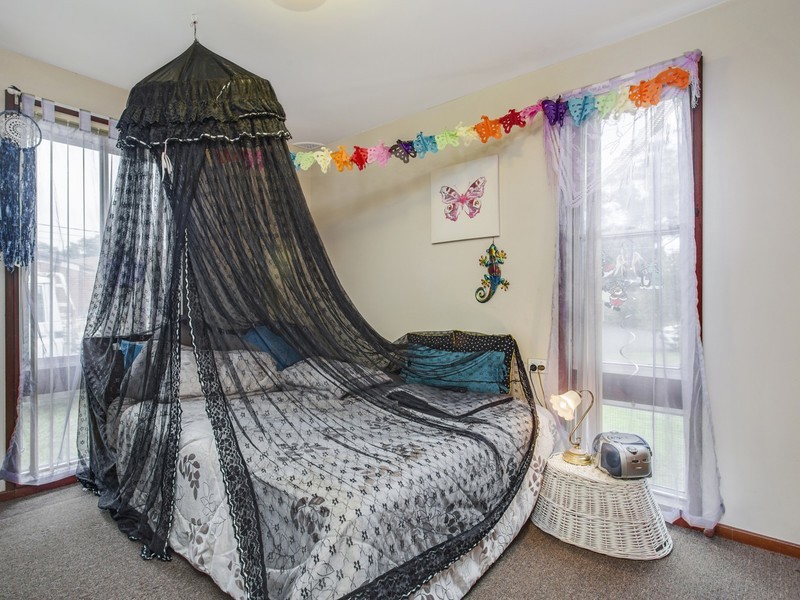 6 Rix Avenue, Hammondville NSW 2170