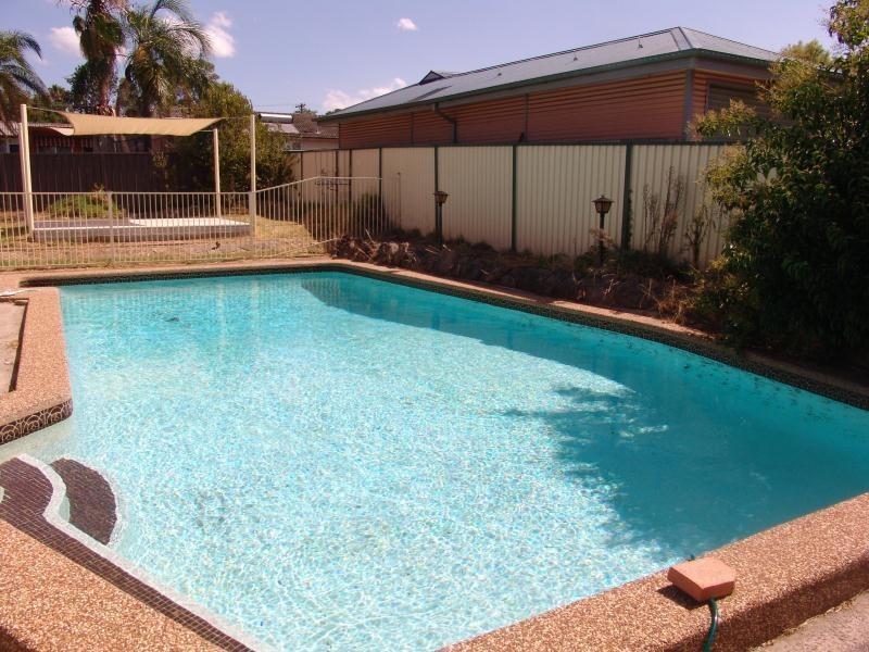 10 Dunrossil Avenue, Casula NSW 2170