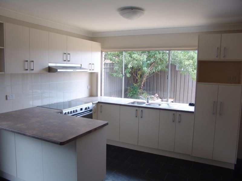 2 Munroe Place, Hammondville NSW 2170