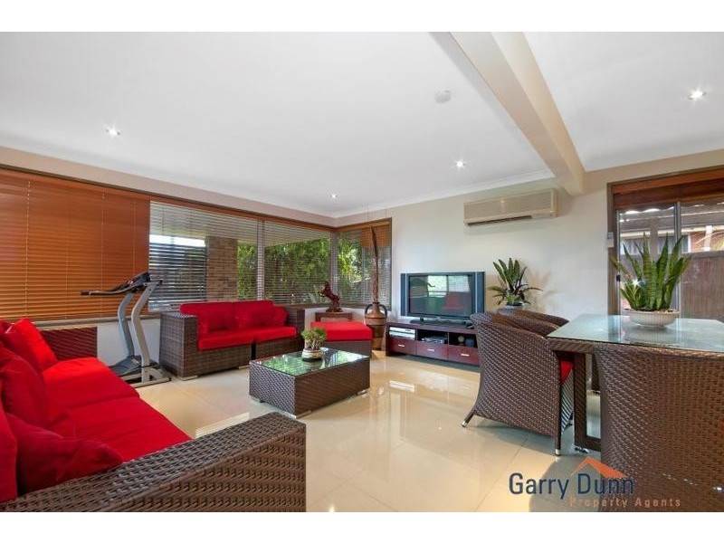 5 Spicer Ave, Hammondville NSW 2170