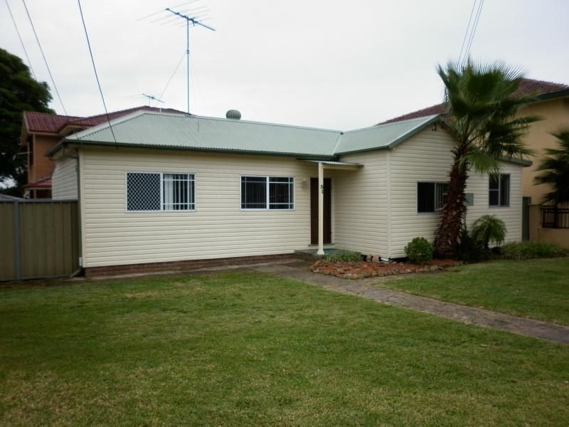31 Junction Road, Moorebank NSW 2170