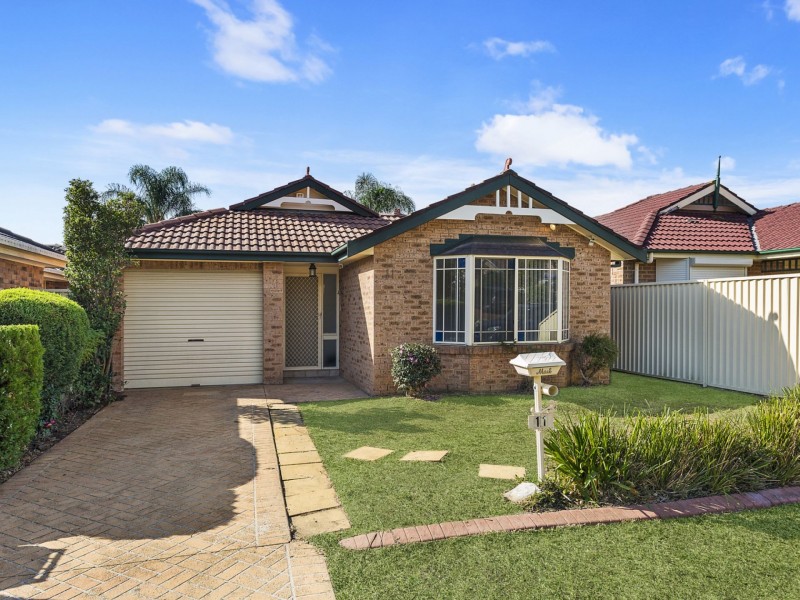 11 Balala Crt, Wattle Grove NSW 2173