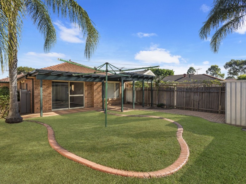 11 Balala Crt, Wattle Grove NSW 2173