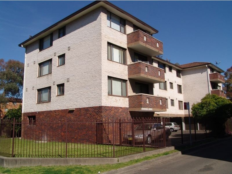 4/2 Drummond Street, Warwick Farm NSW 2170