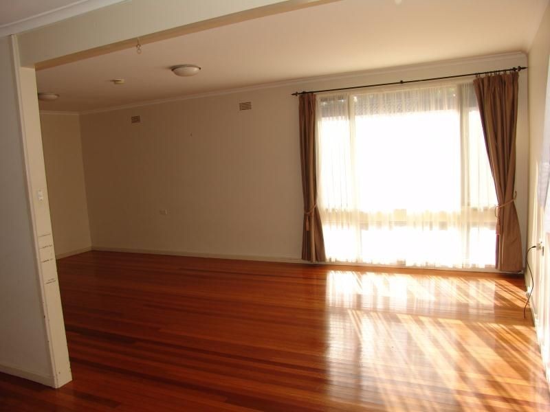 4 Yanderra Close, Hammondville NSW 2170