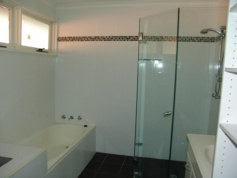 4 Yanderra Close, Hammondville NSW 2170