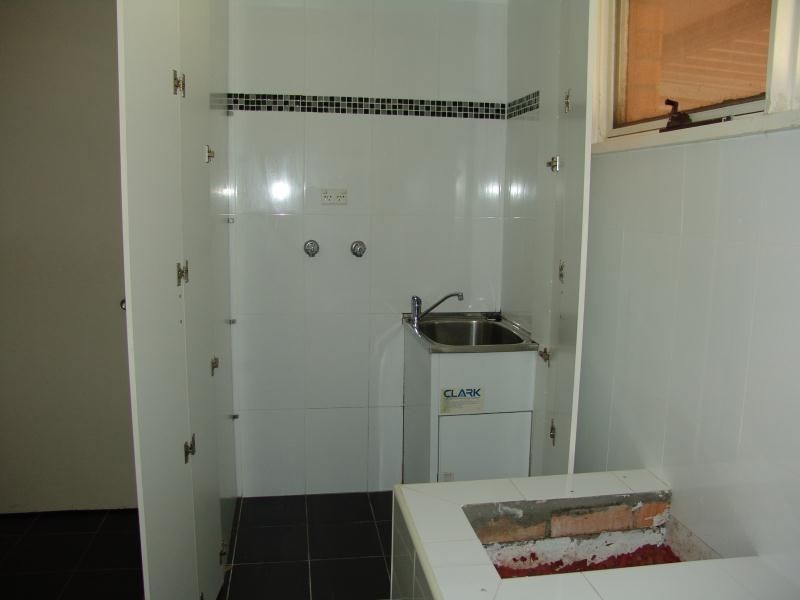 4 Yanderra Close, Hammondville NSW 2170