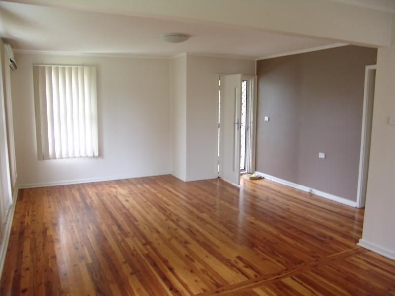 11 Dunrossil Avenue, Casula NSW 2170