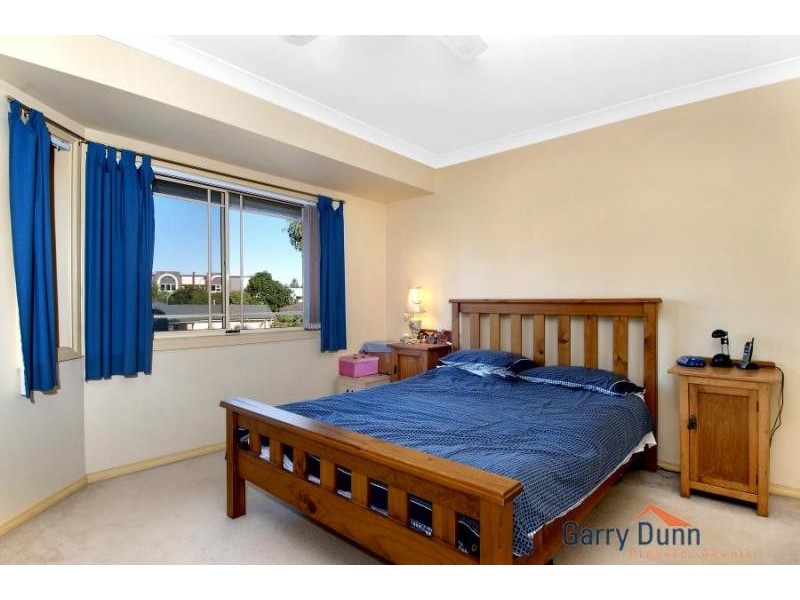 2/11 Yarran Crt, Wattle Grove NSW 2173