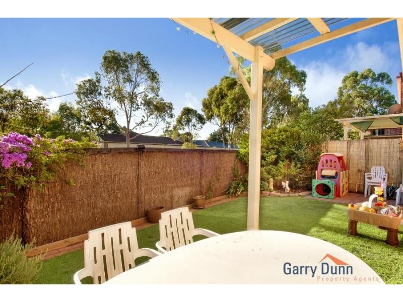 2/11 Yarran Crt, Wattle Grove NSW 2173