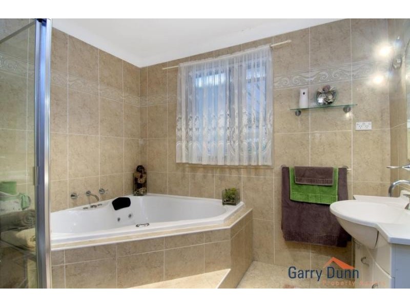 30 Jacaranda Cres, Casula NSW 2170