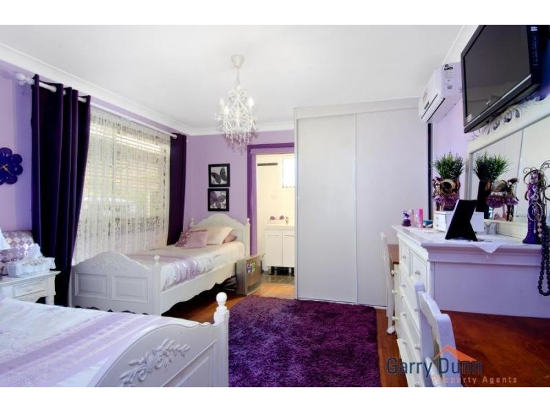 30 Jacaranda Cres, Casula NSW 2170