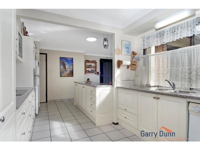 6  Foveaux Ave, Lurnea NSW 2170