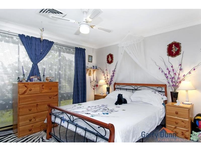 6  Foveaux Ave, Lurnea NSW 2170