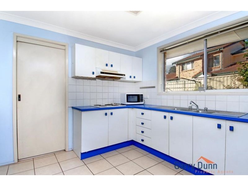 18/4 Jacquinot Pl, Glenfield NSW 2167