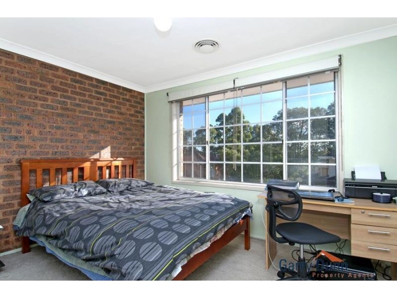 18/4 Jacquinot Pl, Glenfield NSW 2167
