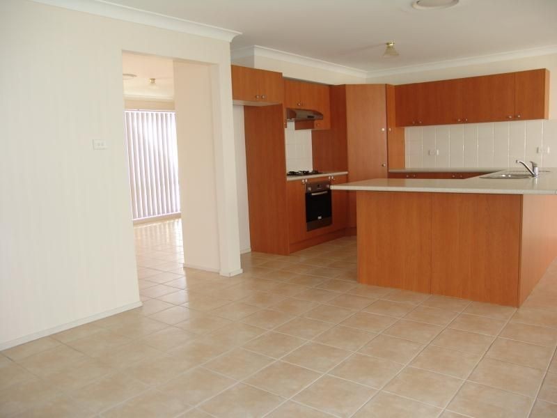 156B Mannow Ave, West Hoxton NSW 2171