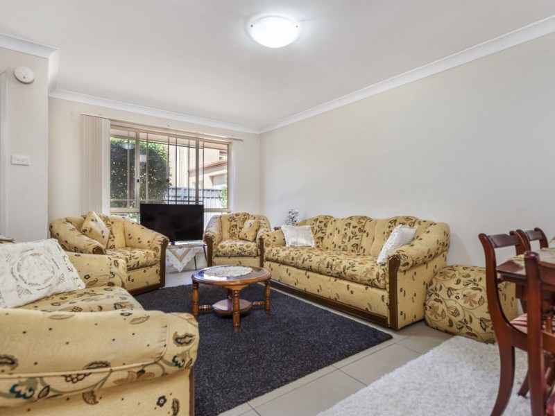 2/204 Heathcote Rd, Hammondville NSW 2170