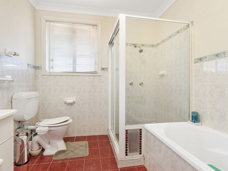 2/204 Heathcote Rd, Hammondville NSW 2170