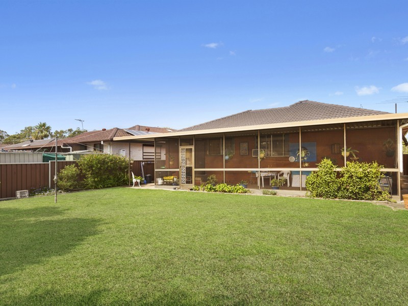 17 Sligar Ave, Hammondville NSW 2170