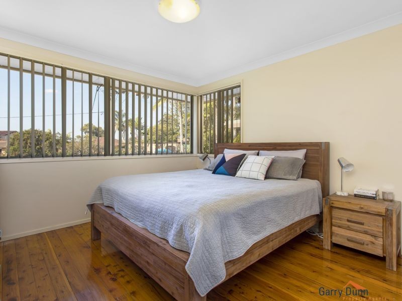 7 Evans Ave, Moorebank NSW 2170