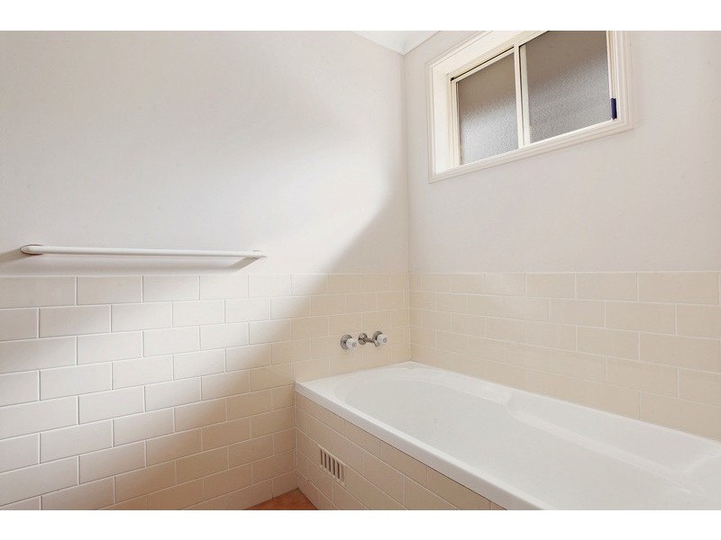 Mannering Park NSW 2259