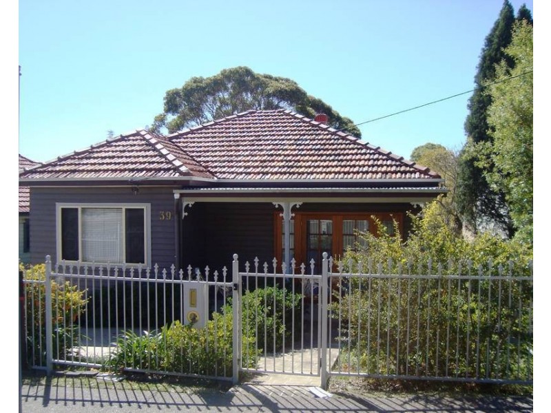 39 Chapman Street, Charlestown NSW 2290