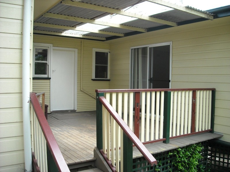 23 Bay Road, Fennell Bay NSW 2283