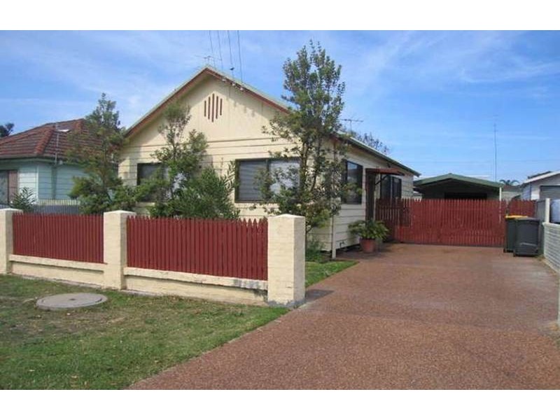 12 Faymax St, Pelican NSW 2281