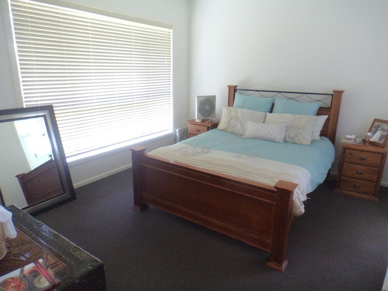 3  Dromedary Close, Cameron Park NSW 2285