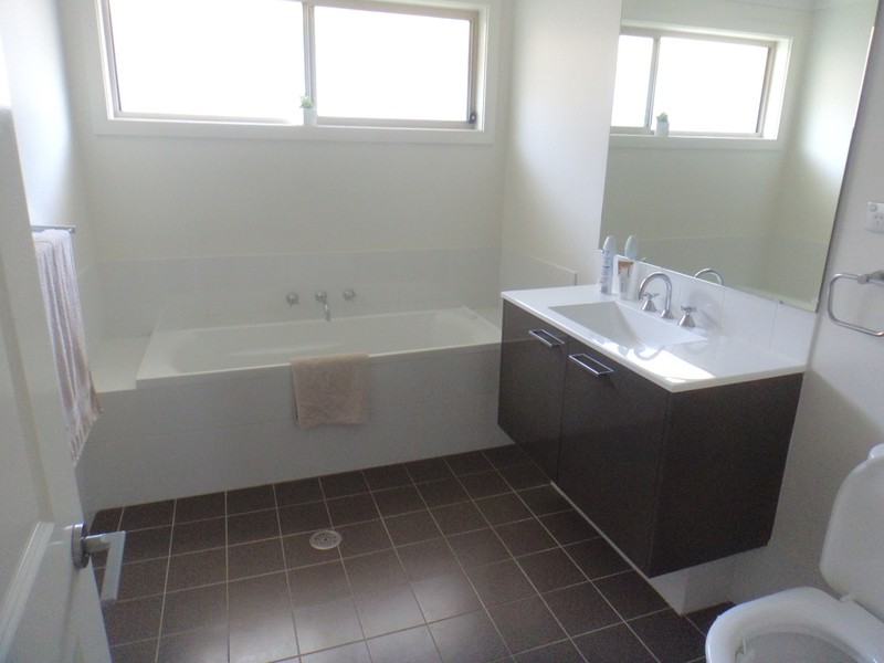 3  Dromedary Close, Cameron Park NSW 2285