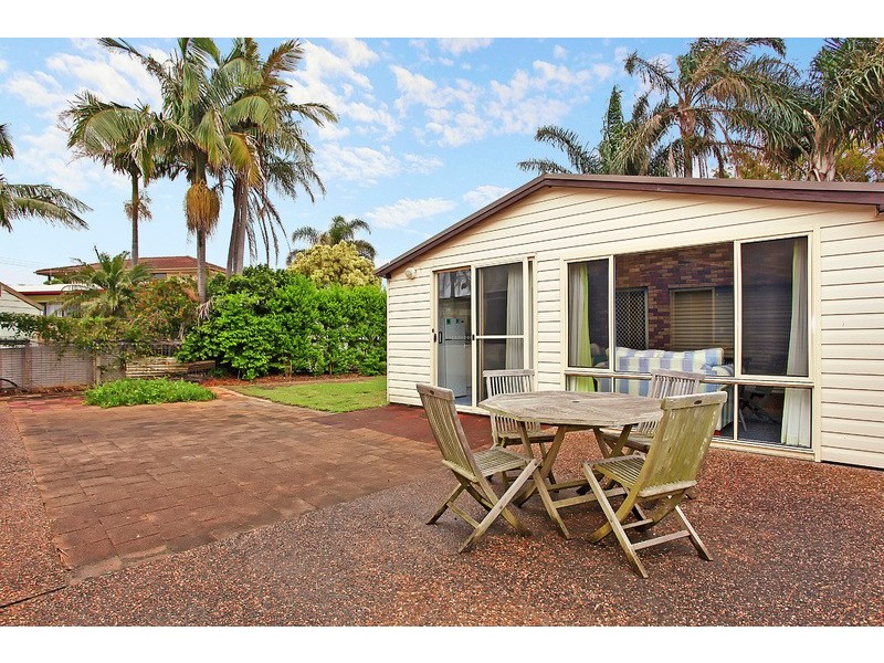 Blacksmiths NSW 2281