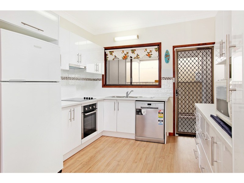 Blacksmiths NSW 2281