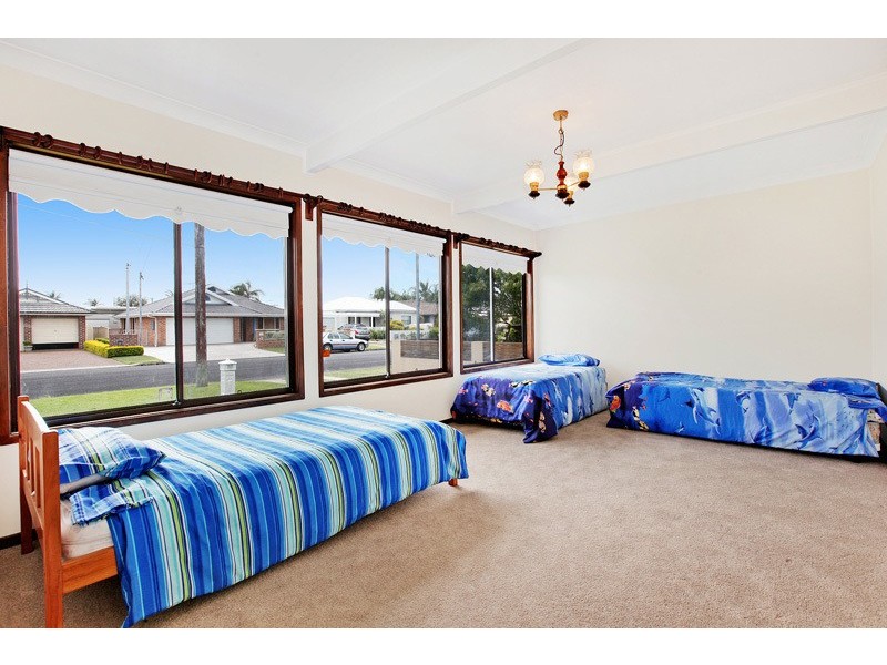 Blacksmiths NSW 2281