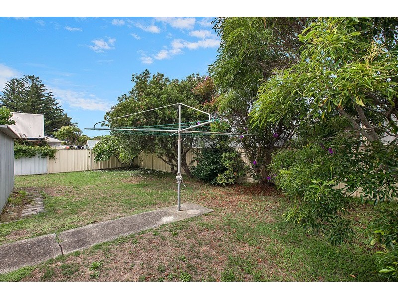 Blacksmiths NSW 2281