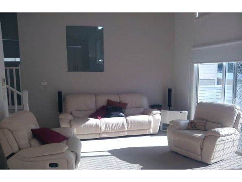 8/4 Crawford Lane, Mount Hutton NSW 2290