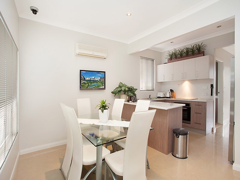 57 Floraville Road, Belmont North NSW 2280