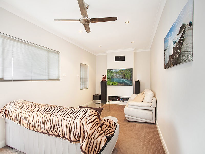 57 Floraville Road, Belmont North NSW 2280