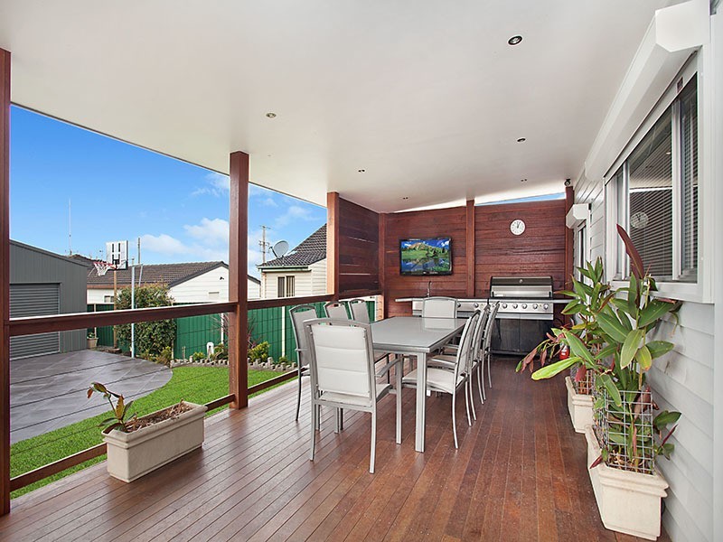 57 Floraville Road, Belmont North NSW 2280