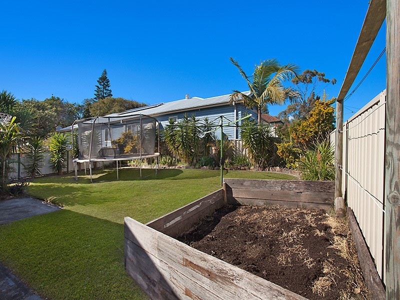 14  Ashley Street, Marks Point NSW 2280