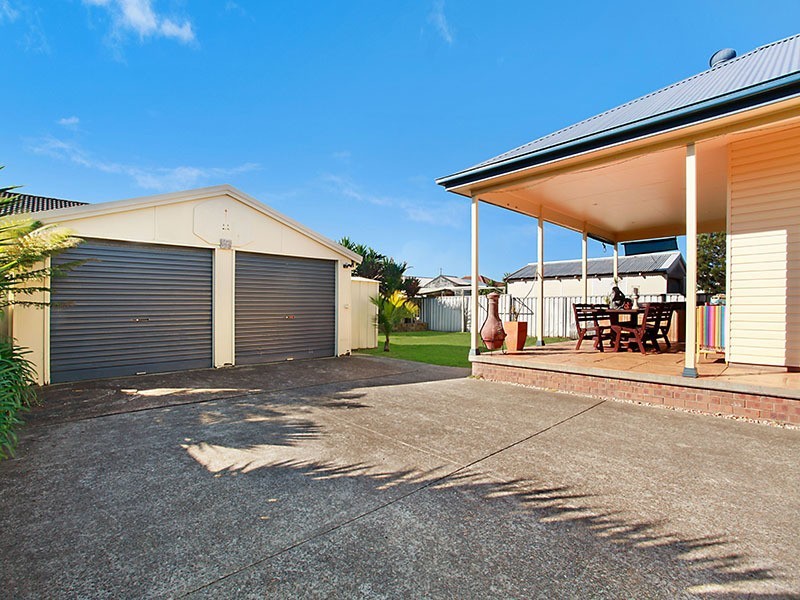 9 Robert Street, Belmont South NSW 2280