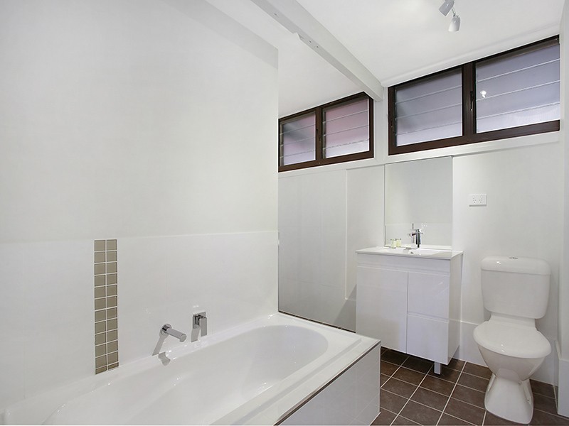 4 Abney Close, Eleebana NSW 2282