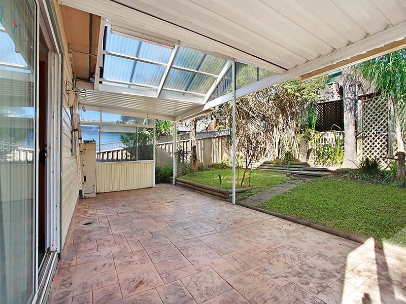 16 Lewers Street, Belmont NSW 2280