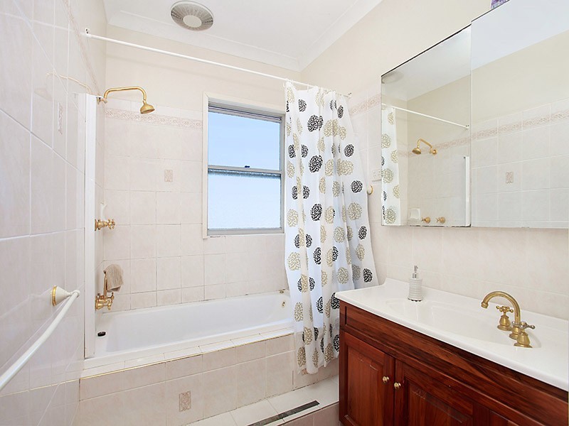 16 Lewers Street, Belmont NSW 2280