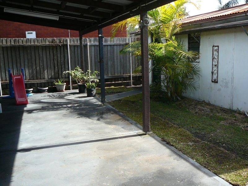 5 Robert Street, Belmont South NSW 2280