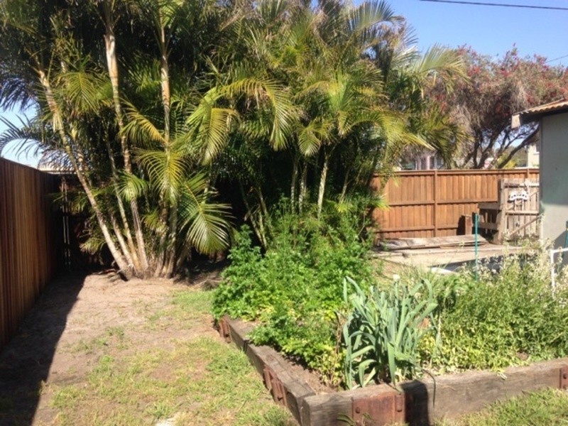 5 Robert Street, Belmont South NSW 2280