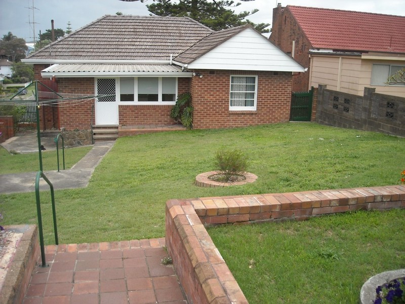40 Hutchinson Street, Redhead NSW 2290