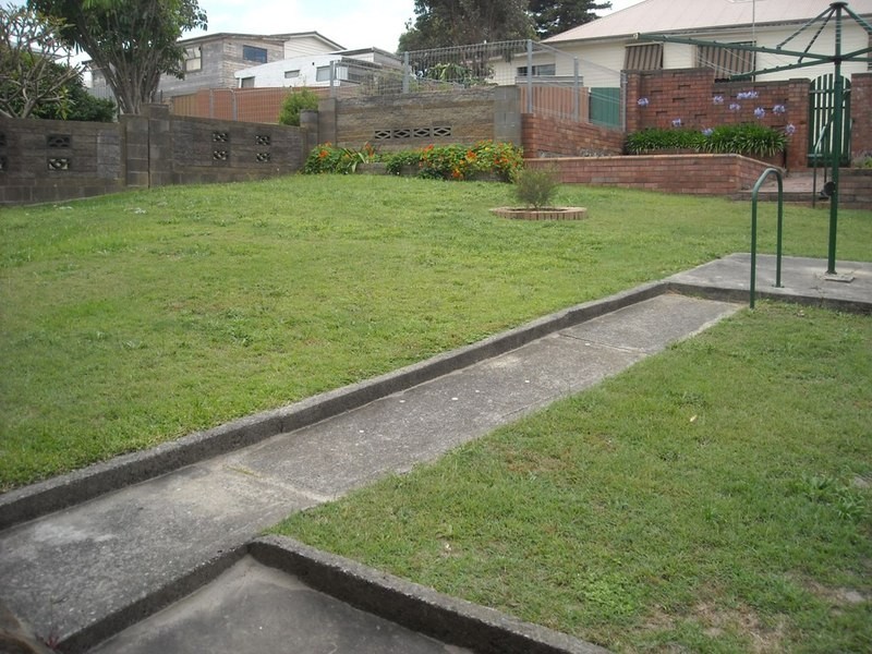 40 Hutchinson Street, Redhead NSW 2290